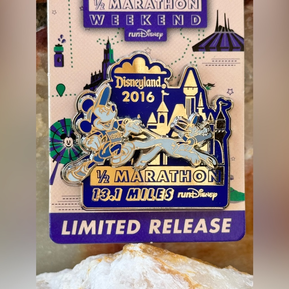 Limited Release/Disneyland 1/2 Marathon Weekend 2016 Mickey & Pluto Pin Trading